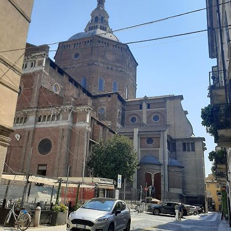 Mini House Centro Storico Duomo Di Pavia Βίλα Εξωτερικό φωτογραφία